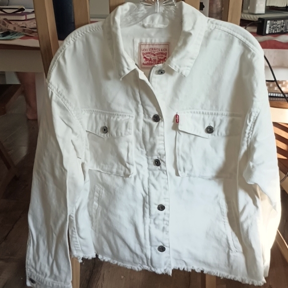 Levi's Jackets & Blazers - LEVI'S White Denim Raw Hem Slightly Cropped Lightweight Jacket